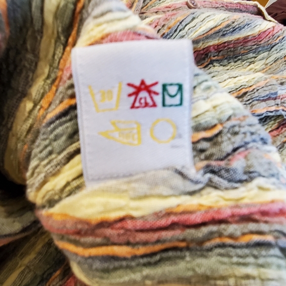 Ladies Large, Multi-Colored Striped, V-Neck Collar, Buttons, Tank Top, Stretchy - Picture 12 of 14